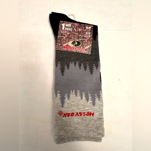 NWT Mossy Oak Socks Size 10-13 Shoe Size 6-12 Gray Green Black Forest Print - Picture 1 of 5